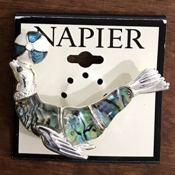 NAPIER Nautical Seal With Beach Ball Silver Abalone Shell & Enamel Brooch Pin - Picture 2 of 2